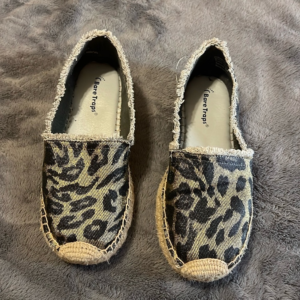 Ladies, bear traps Espadrilles